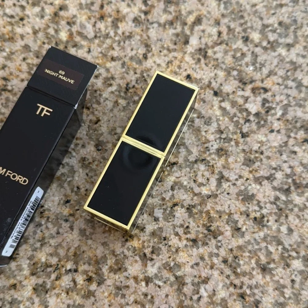 Tom Ford Elegant Black Lipstick